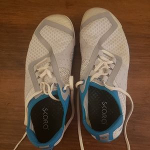 Skora size 9